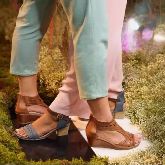 Earth Ivy Symphony Sand Nubuck Sandal Block Heels size 7 - Picture 14 of 16